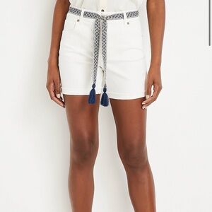 NWT Maurice’s Vintage High Rise White Denim Shorts W/ Belt Womens Size 10